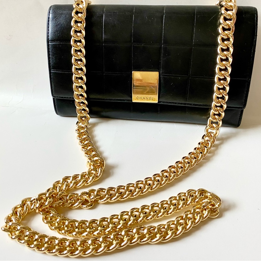 CHANEL LEATHER WALLET ON CHAIN❤️